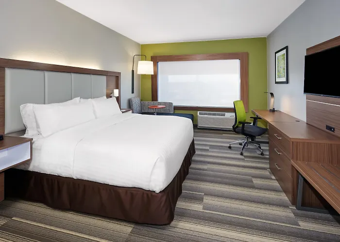 Express & Chicago North Shore - By Ihg Niles