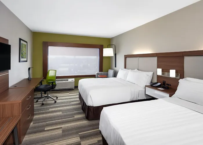 Express & Chicago North Shore - By Ihg