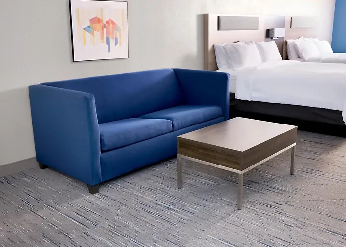 Express & Chicago North Shore - By Ihg