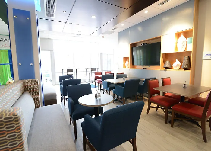Отель Express & Chicago North Shore - By Ihg 3*