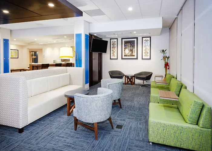Отель Express & Chicago North Shore - By Ihg Niles