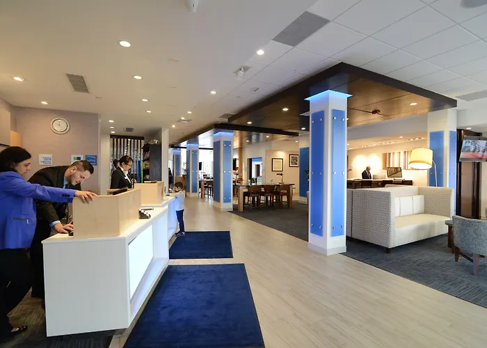 Express & Chicago North Shore - By Ihg Отель Niles