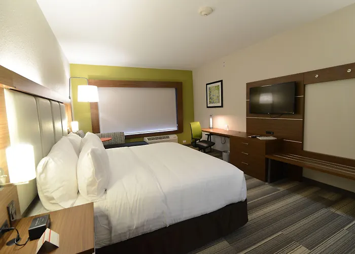 Отель Express & Chicago North Shore - By Ihg 3*