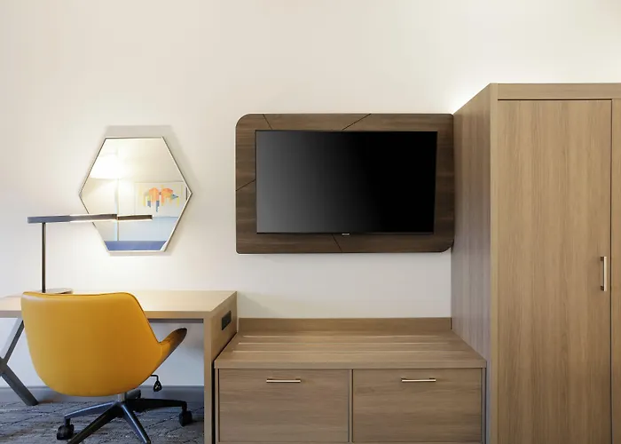 Express & Chicago North Shore - By Ihg Hotel 3*