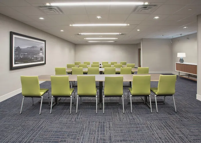 Express & Chicago North Shore - By Ihg