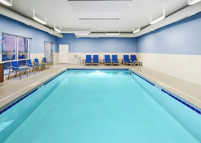 Express & Chicago North Shore - By Ihg