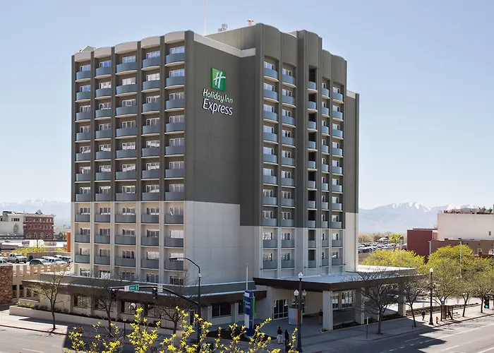 Отель Express & Chicago North Shore - By Ihg