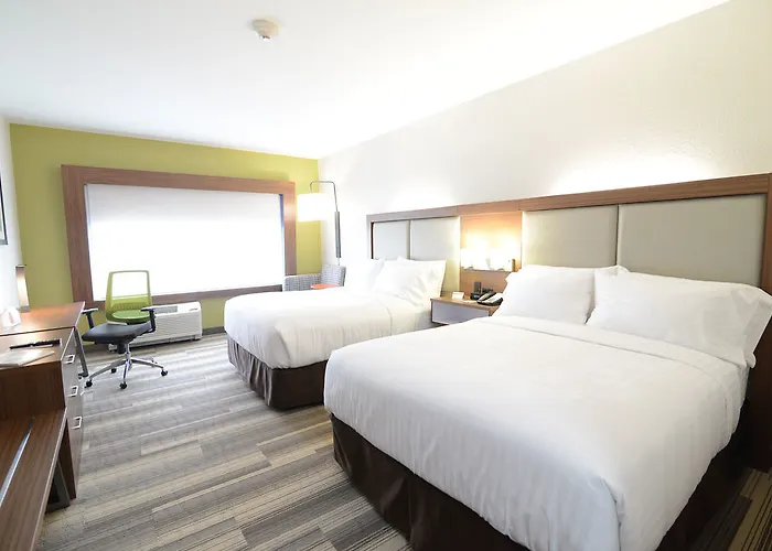 Express & Chicago North Shore - By Ihg