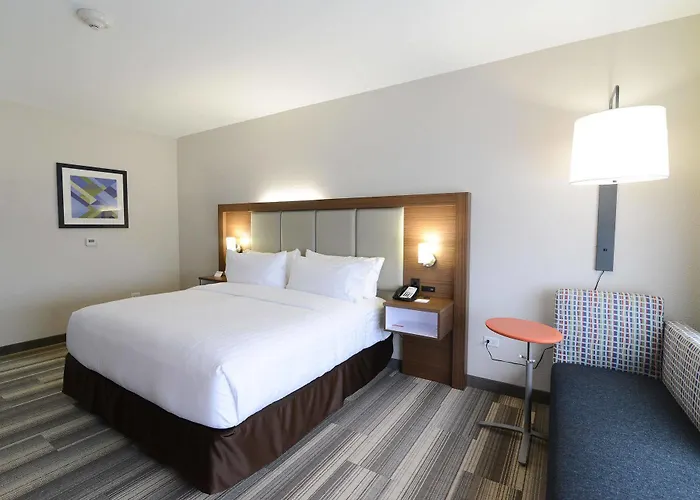 Отель Express & Chicago North Shore - By Ihg Niles