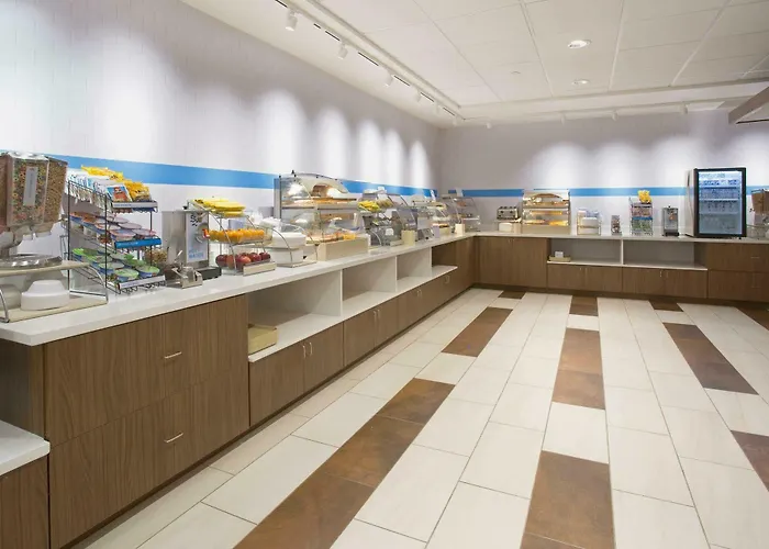 Express & Chicago North Shore - By Ihg Отель Niles