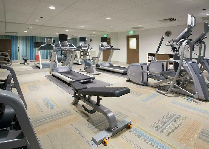 Отель Express & Chicago North Shore - By Ihg